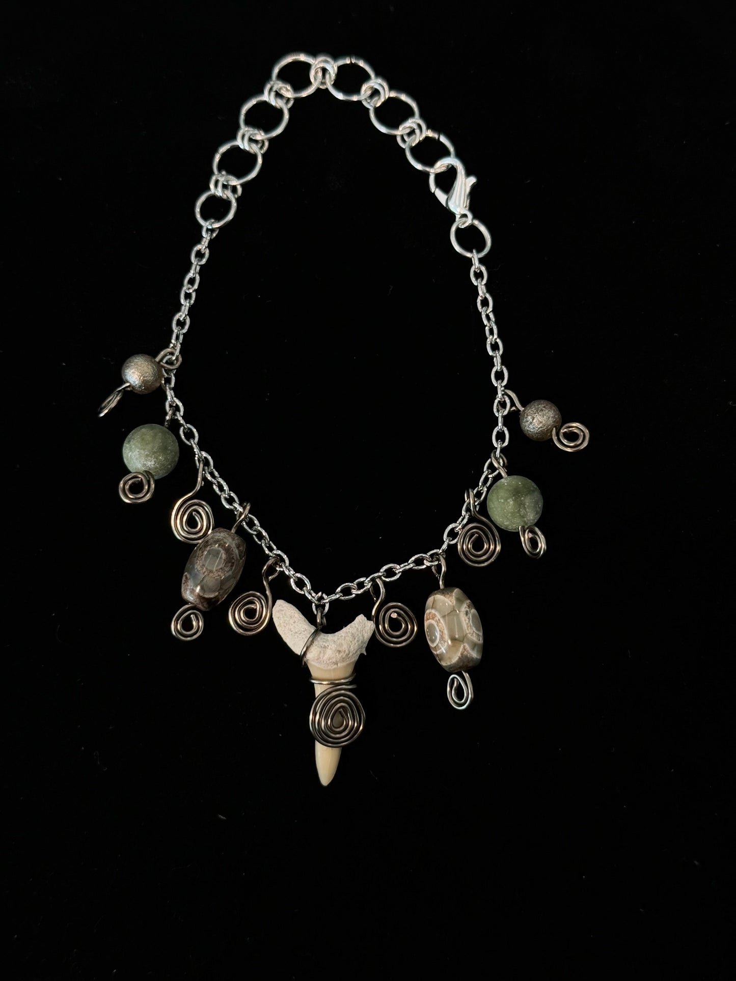 Treasures Cove - Shark Tooth Set